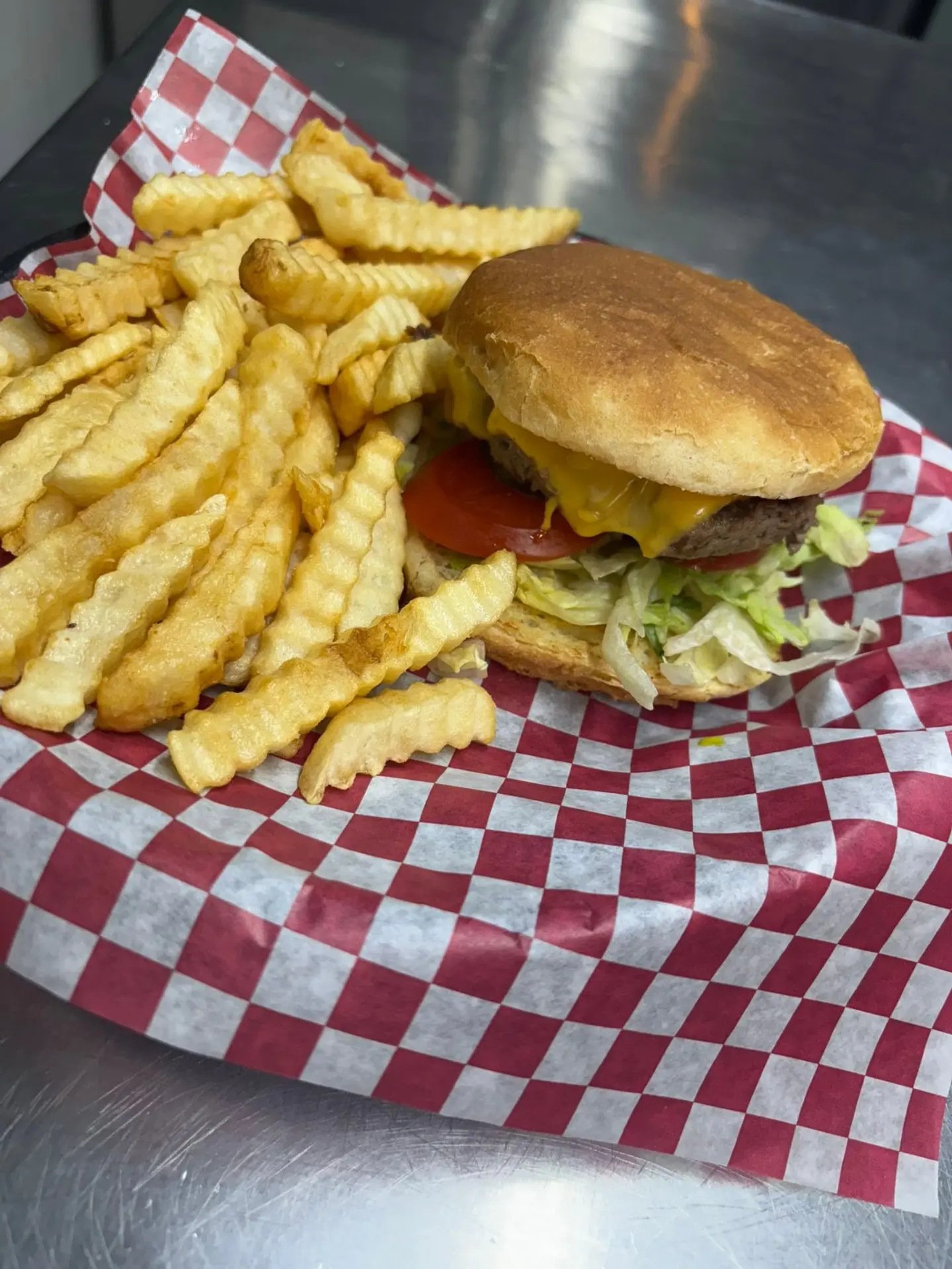 Cheeseburger & Fries at Lil Mama's Kitchen, Franklin LA